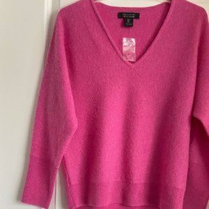 Tahari NWT pretty pink cashmere sweater size L